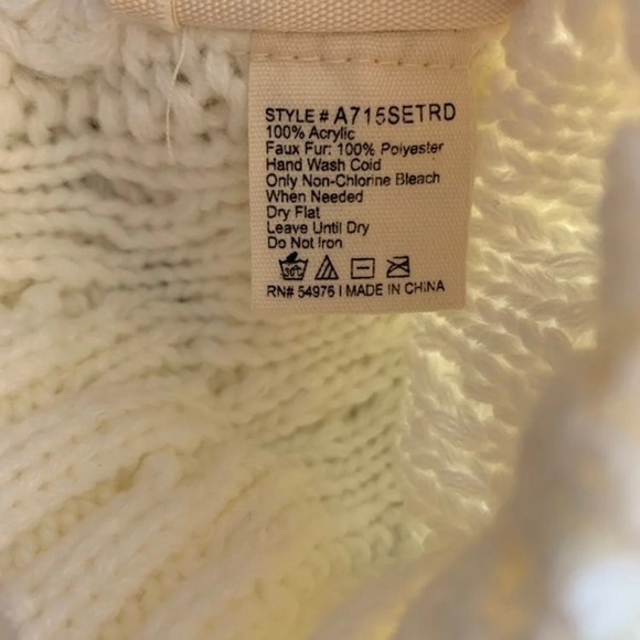 Rae Dunn Mamma and Mini Bear Matching Beanie with Faux Fur Pom - Picture 6 of 7